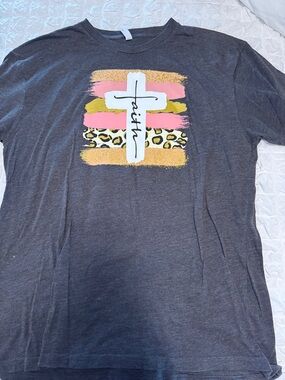 Faith Cross Graphic Tee - Charcoal Pink & Gold